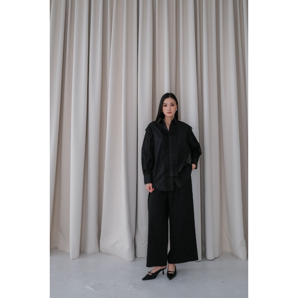 Seminggu.rtw - Esme Lace Embroidery Shirt ( SAMPLE SALE )