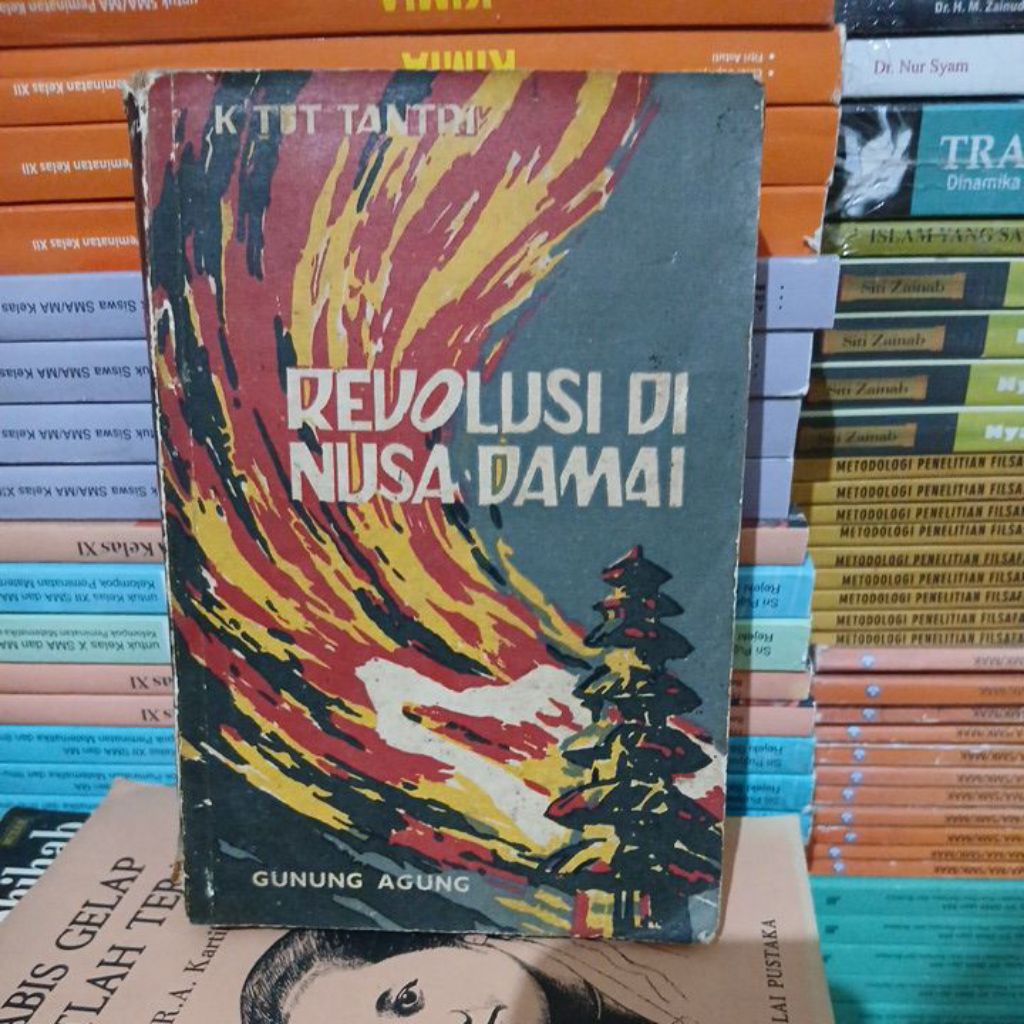 revolusi di Nusa damai buku bekas original