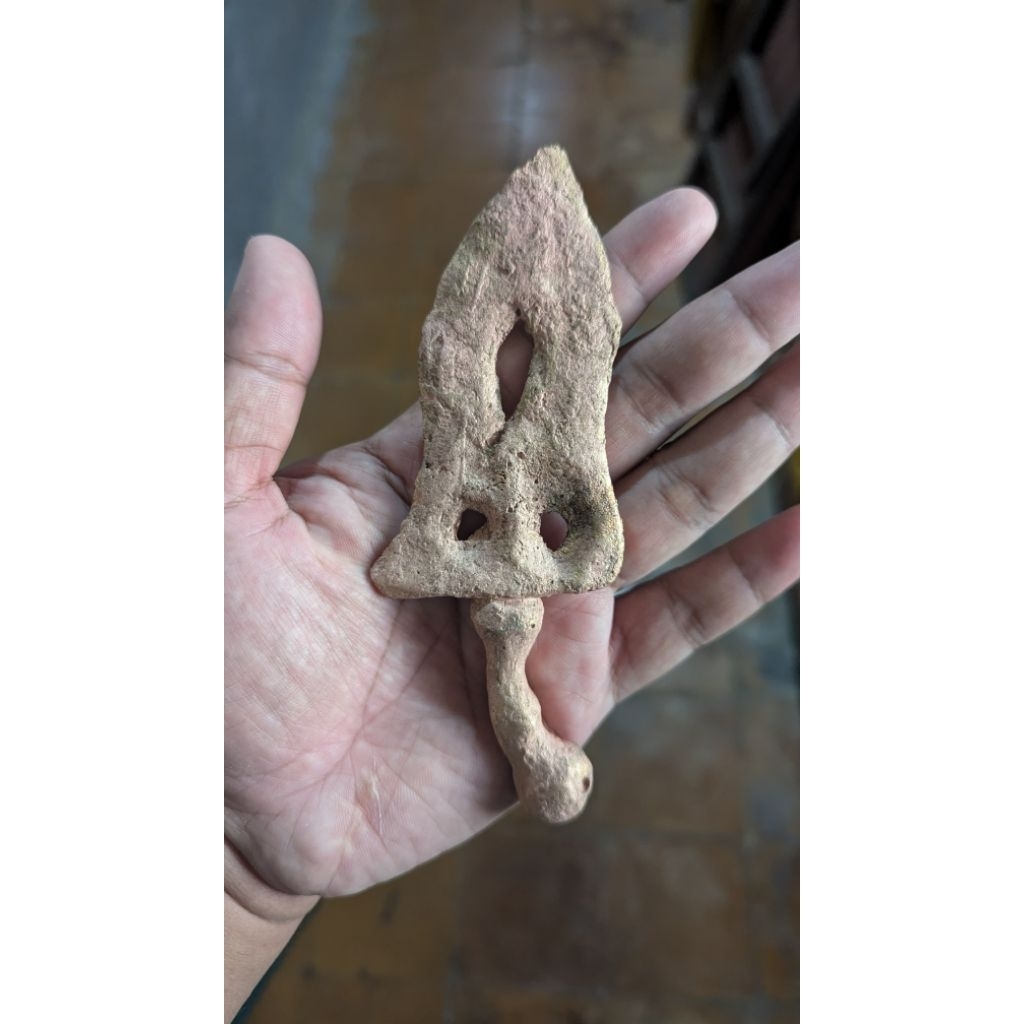 Hiasan Dinding Jimatan Bethok sugar jantung perunggu temuan sungai Brantas