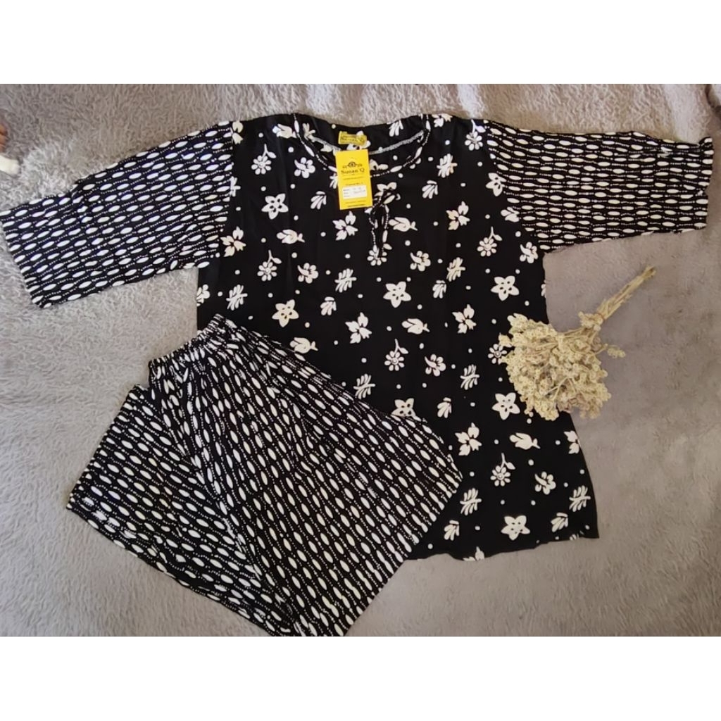 Batik Sunan Q Cp. Dewasa lengan 3/4 
Celana panjang
