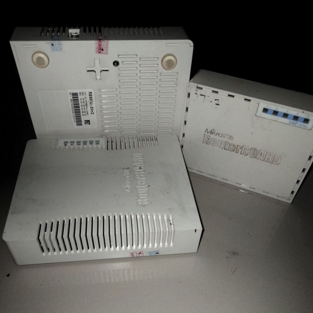 mikrotik RB951uI-2HnD..mikrotik RB951ui-2nD