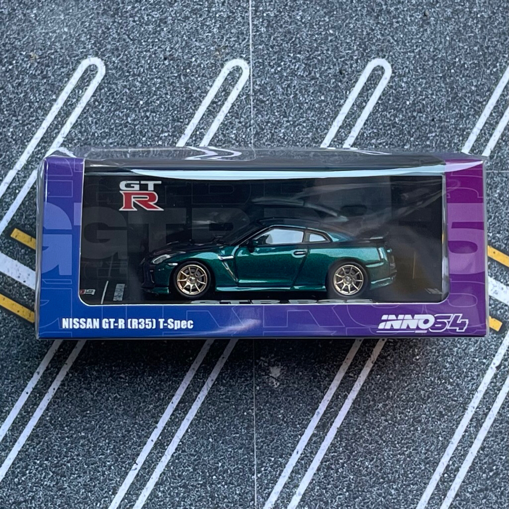 Inno64 Nissan GT-R R35 T-Spec Midnight Purple