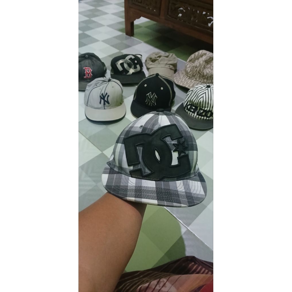 topi DC asli