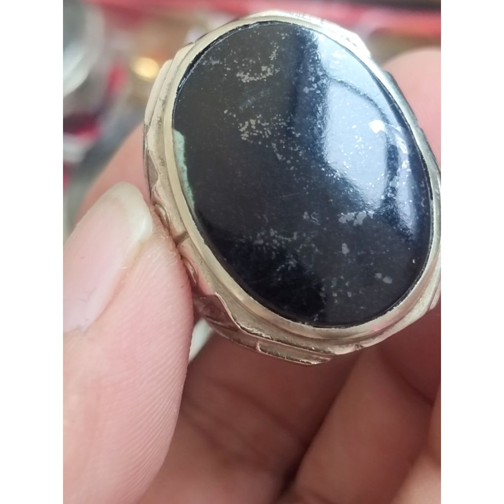 badar besi hitam nempel magnet