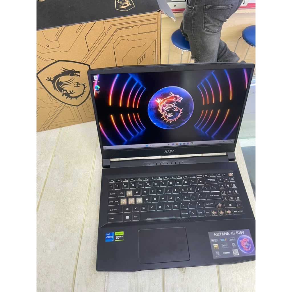 (Laptop Gaming ) MSI Katana 15 B13VEK | Katana15 15" 13th gen i7 rtx4050 Ram 16gb/1TB bekas second l