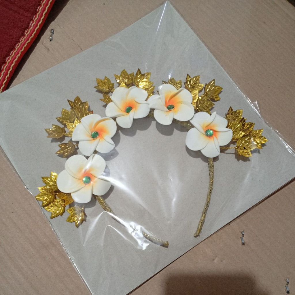 mahkota bando bunga kamboja permata hijau