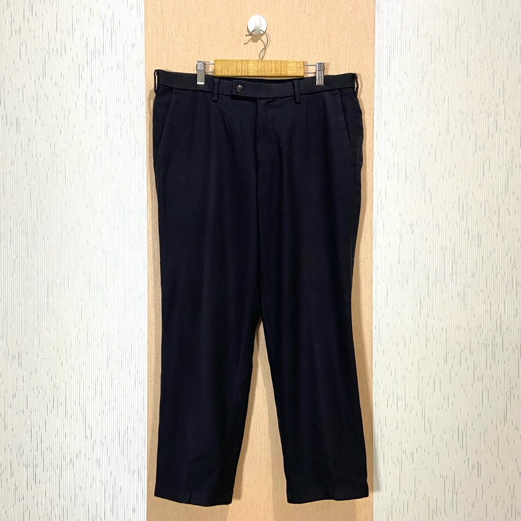 Work Pants UNIQLO HEATTECH / Celana Bahan Pria / JP372 / Size 33