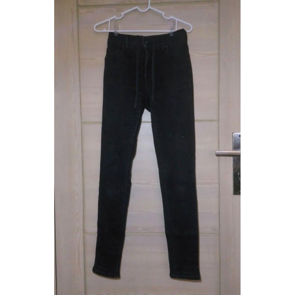 UNIQLO "EZY SKINNY JEANS" BLACK