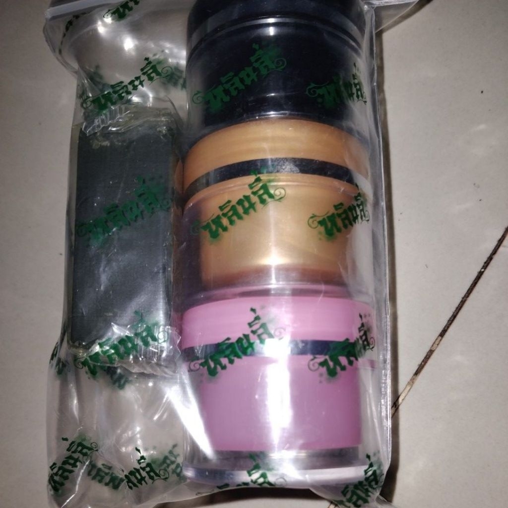 Ginseng Seaweed Cream (Black)