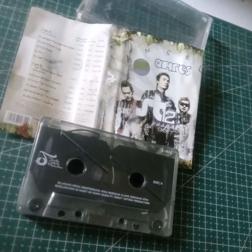 ST12  COLLECTIONS  KASET PITA