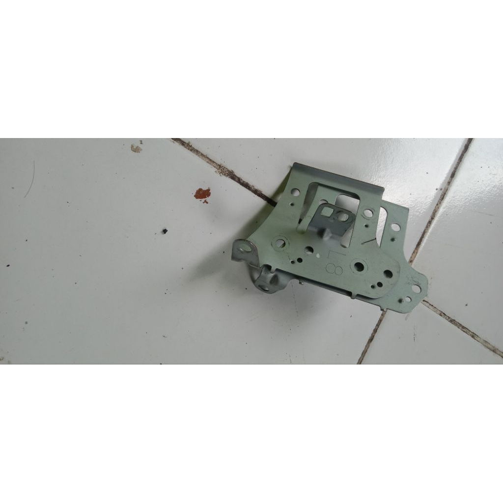 Breket head unit Agya ayla 2012-2019 copotan original bahan kuat