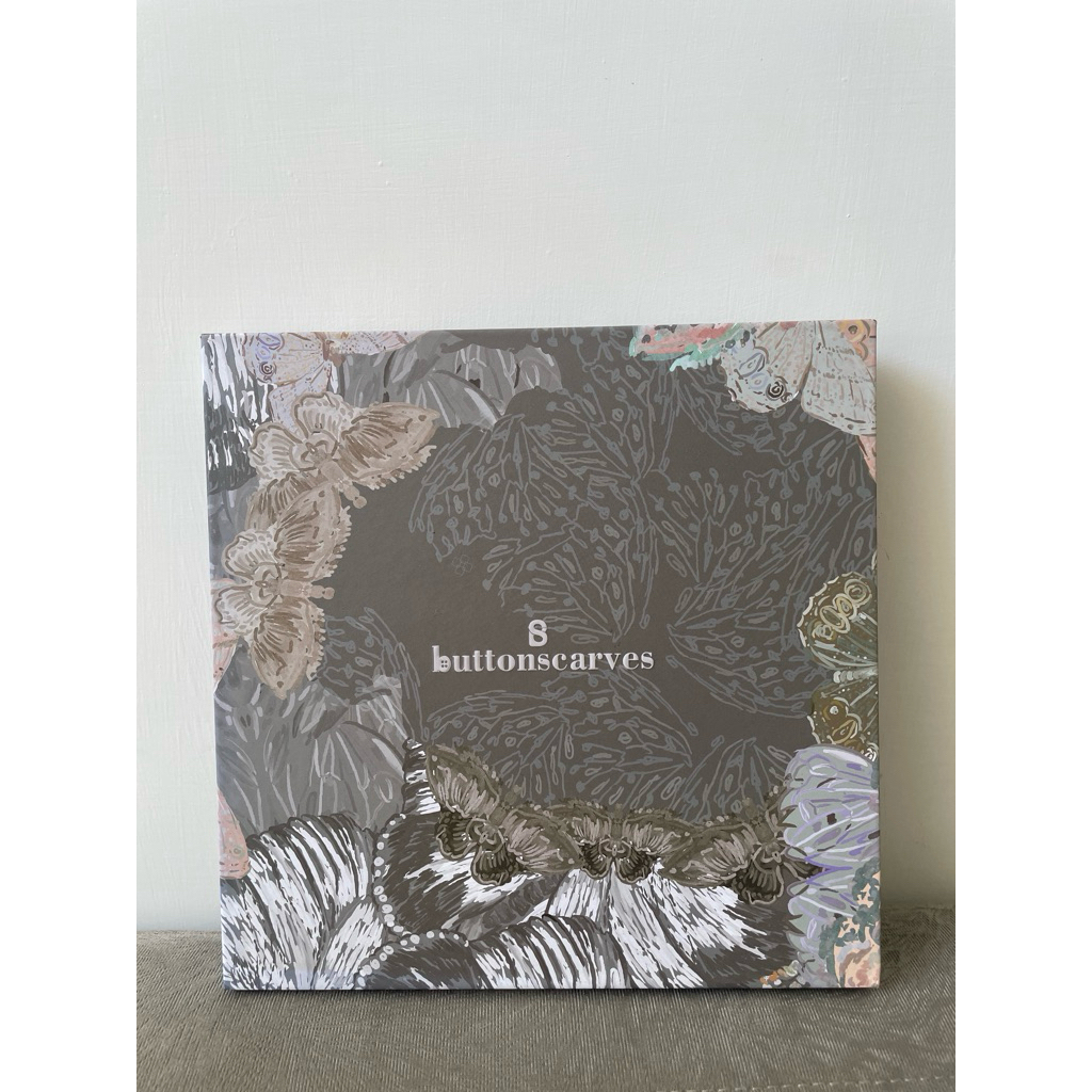 box buttonscarves the farsha