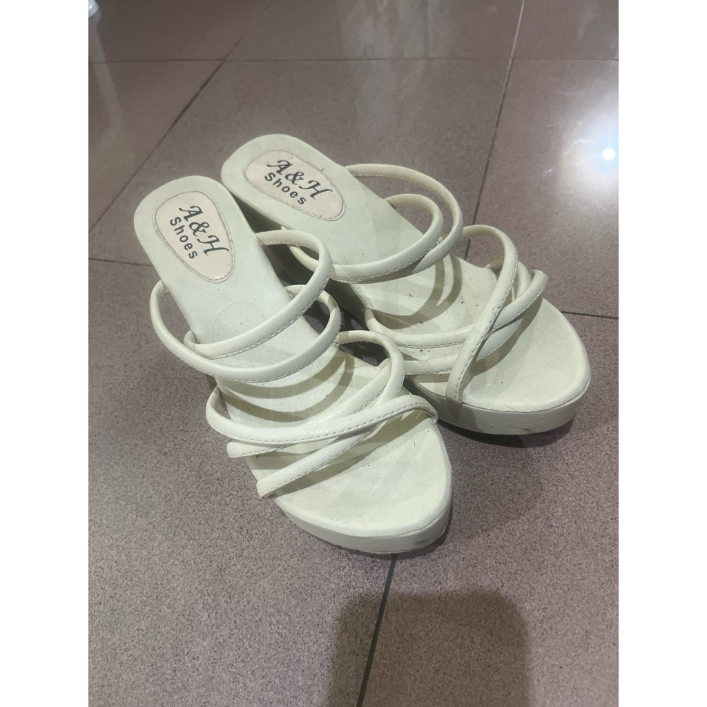 sandal wedges Preloved