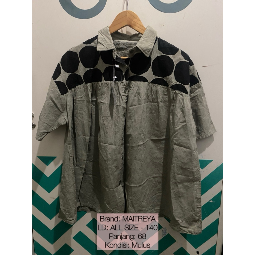 Preloved Atasan Kemeja Wanita Katun Hijau Korean Style Daily Kantor Polkadot Babydoll Mulus Branded 