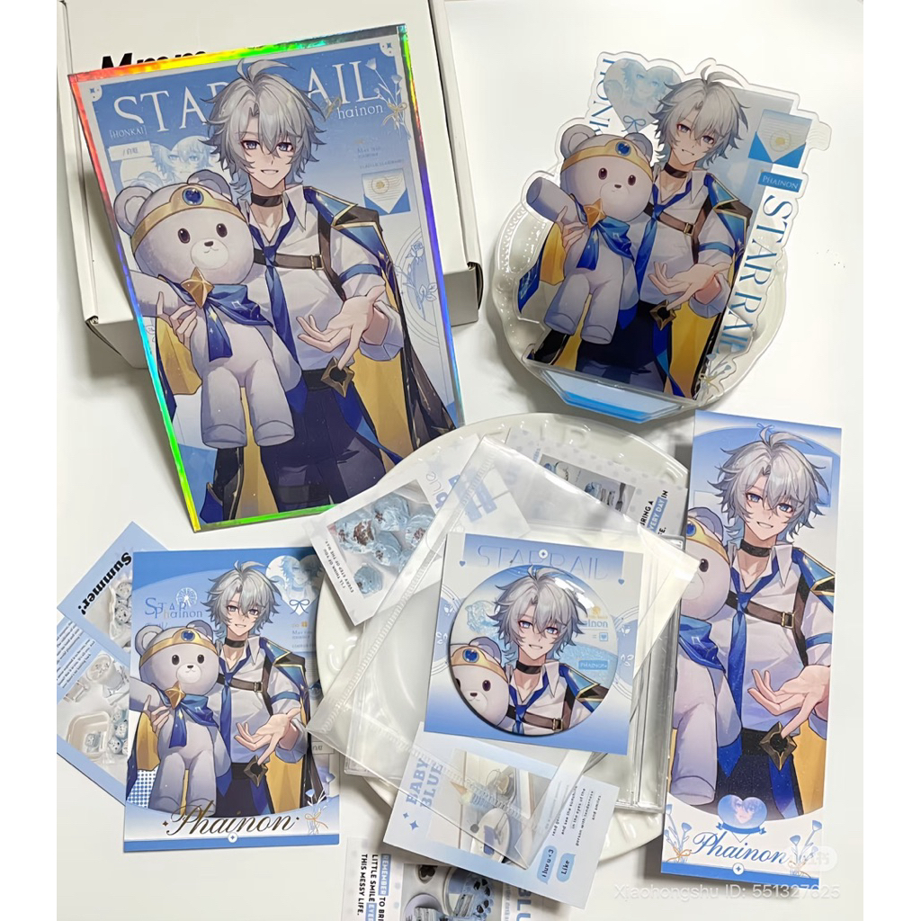 PHAINON MYDEI POSTCARD BADGE PIN GLITTERY