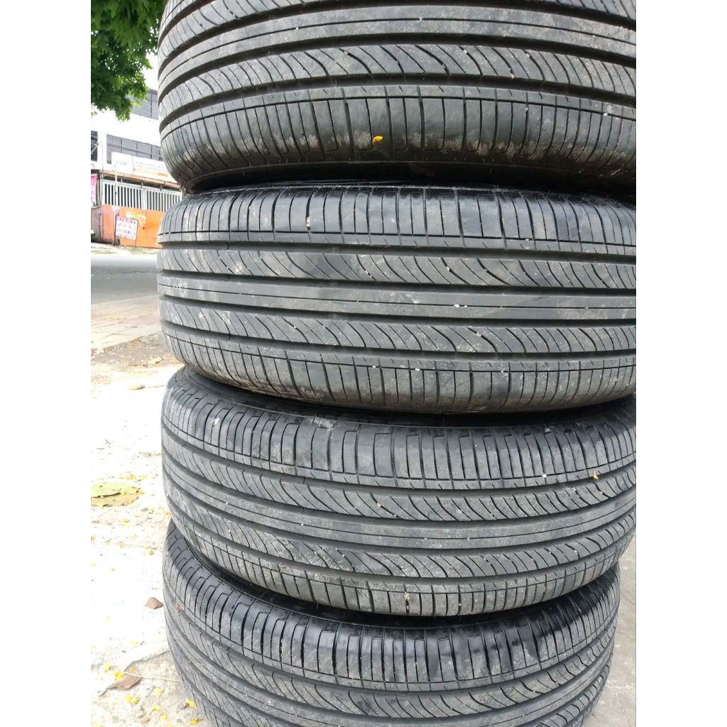 Ban mobil second Tubless ukuran 205/65 Ring 16 merek GT radial