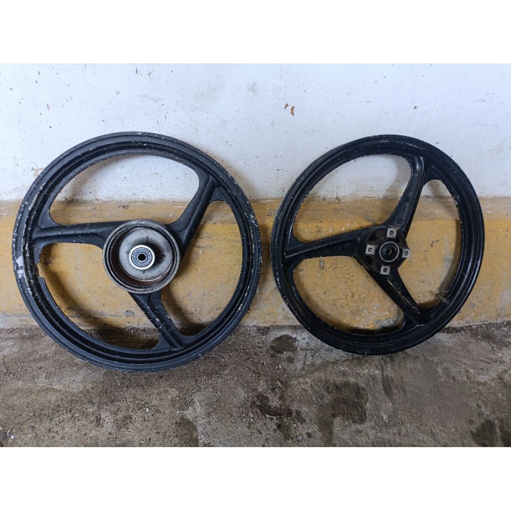 VELG FIZR F1ZR ORIGINAL COPOTAN KONDISI BAGUS