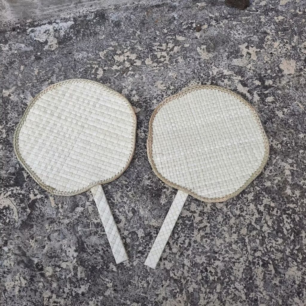 Kipas anyaman pandan / Kipas pandan / Kipas pandan bunga / Souvenir / Souvenir pernikahan / Media de