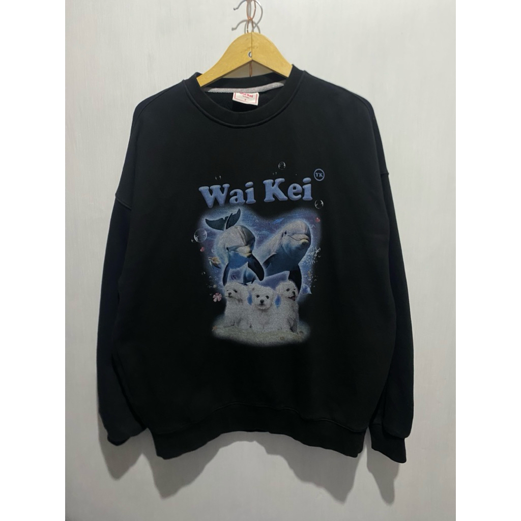 crewneck wai kei hitam second