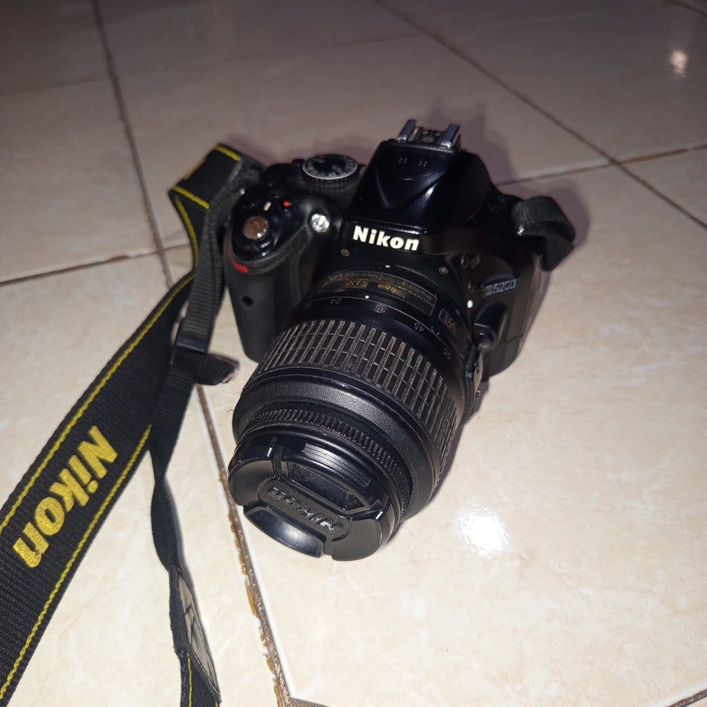 kamera Nikon D5200 lengkap second