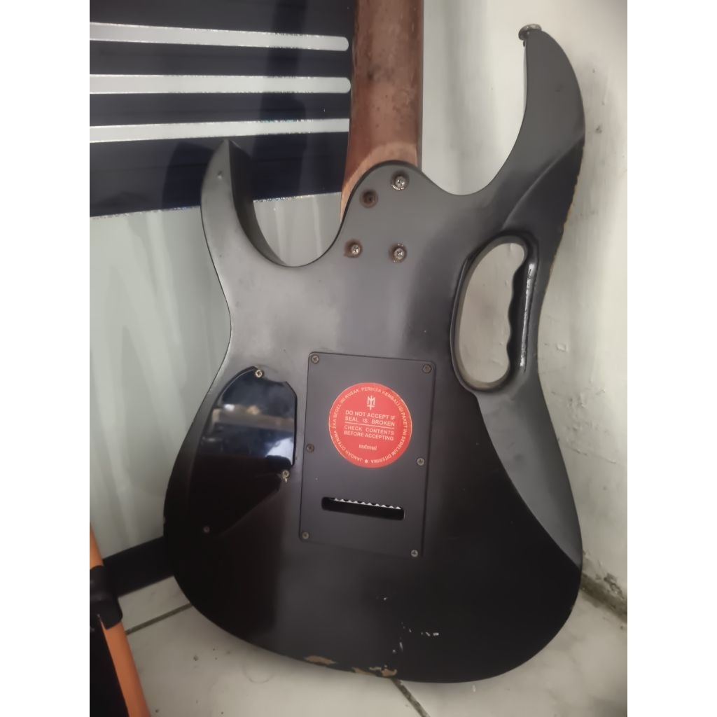 gitar listrik merk IBANEZ + AMPLI second normal
