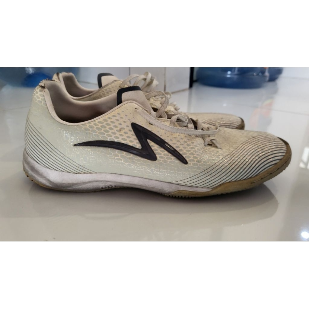 specs omega lightspeed