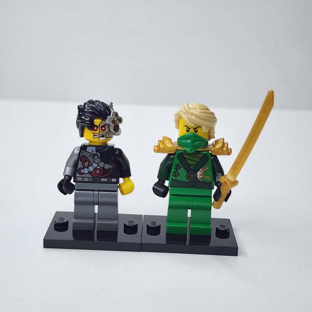 Lego Minifigure Ninjago Set 70722