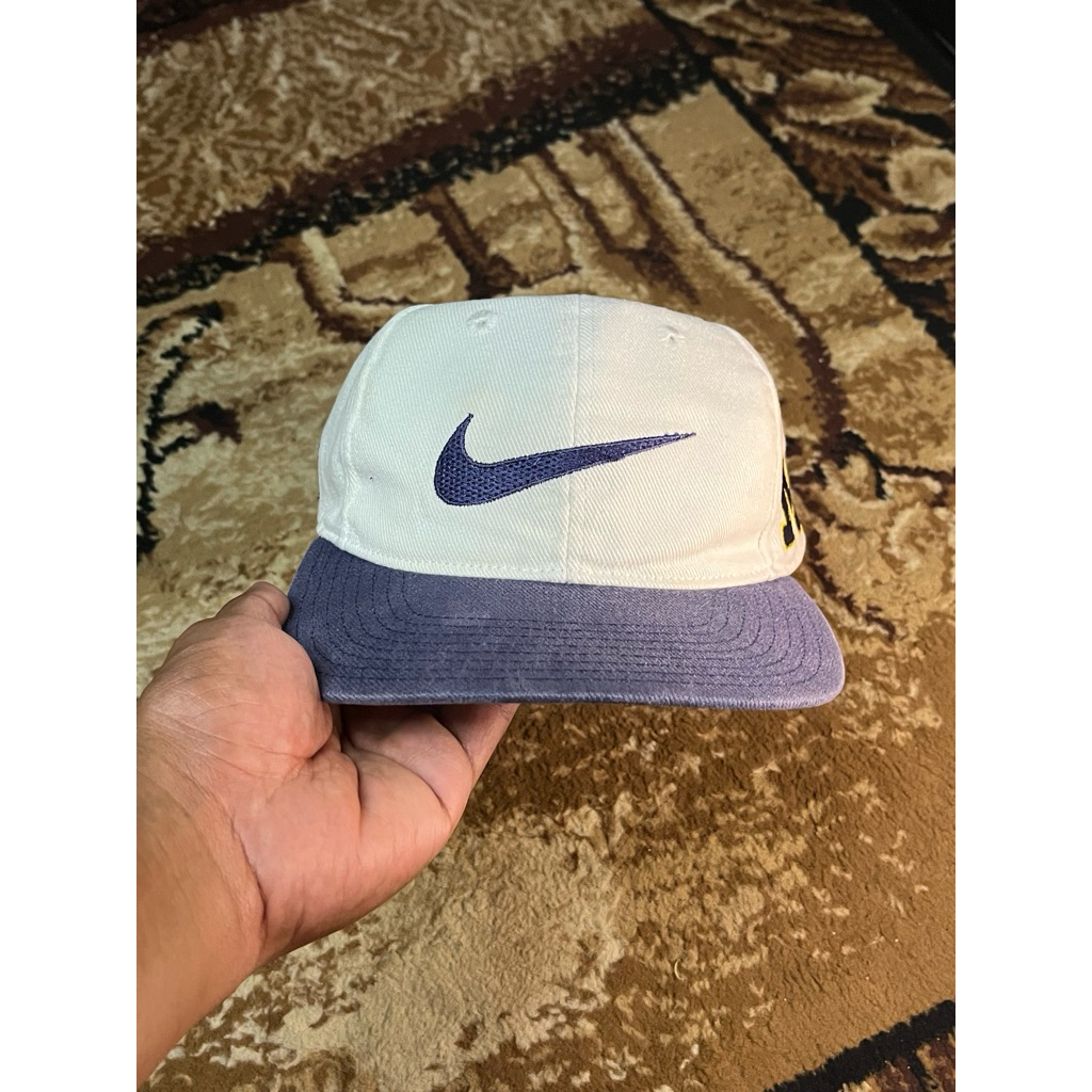 Topi Nike Vintage Strap Logo Nike