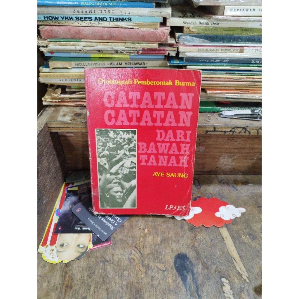 Catatan-Catatan Dari Bawah Tanah - Aye Saung