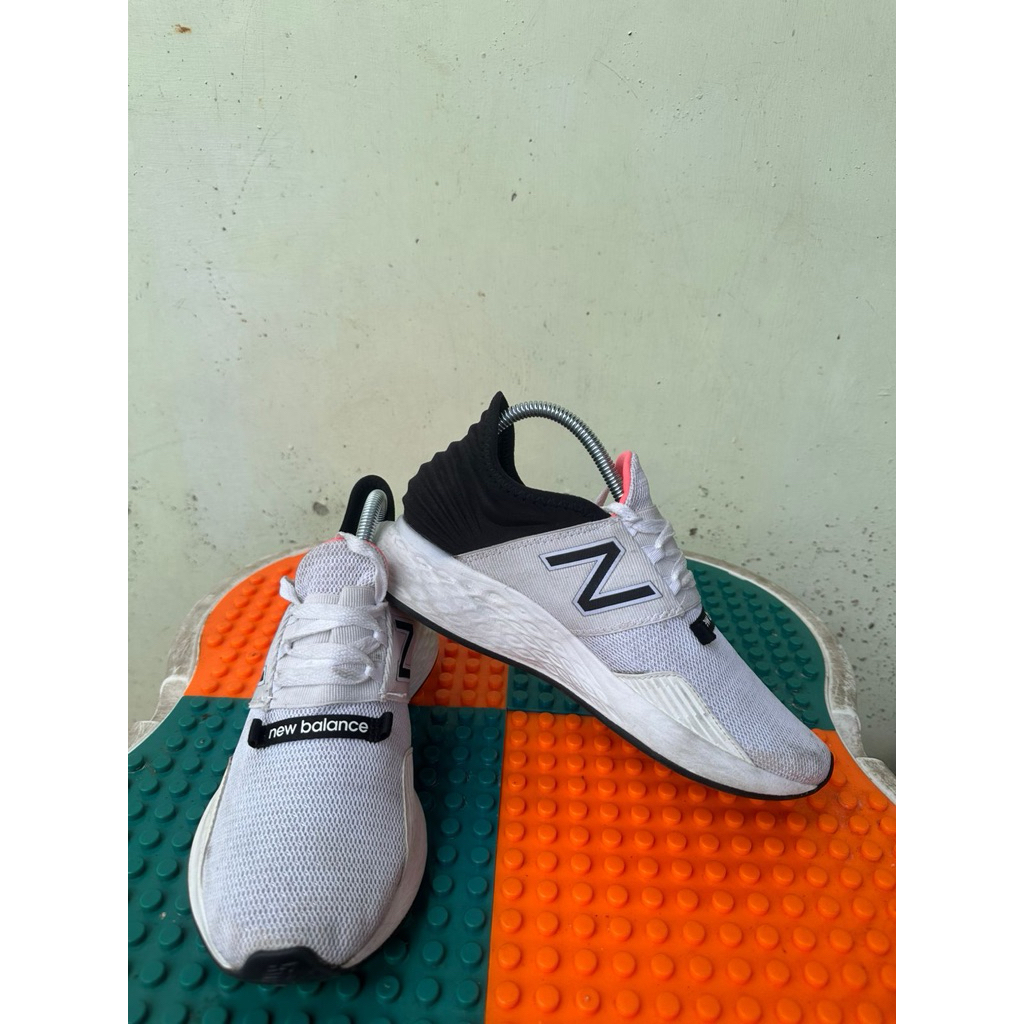 sepatu NB running