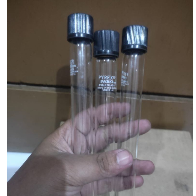 tabung reaksi kaca borosilikat PYREX IWAKI dengan tutup ulir hitam ,