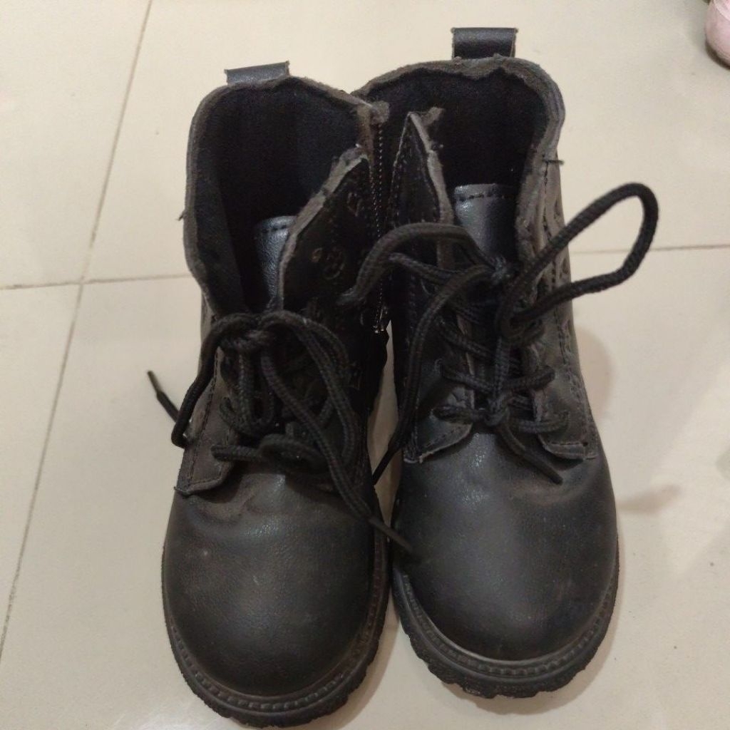 Preloved sepatu boots anak