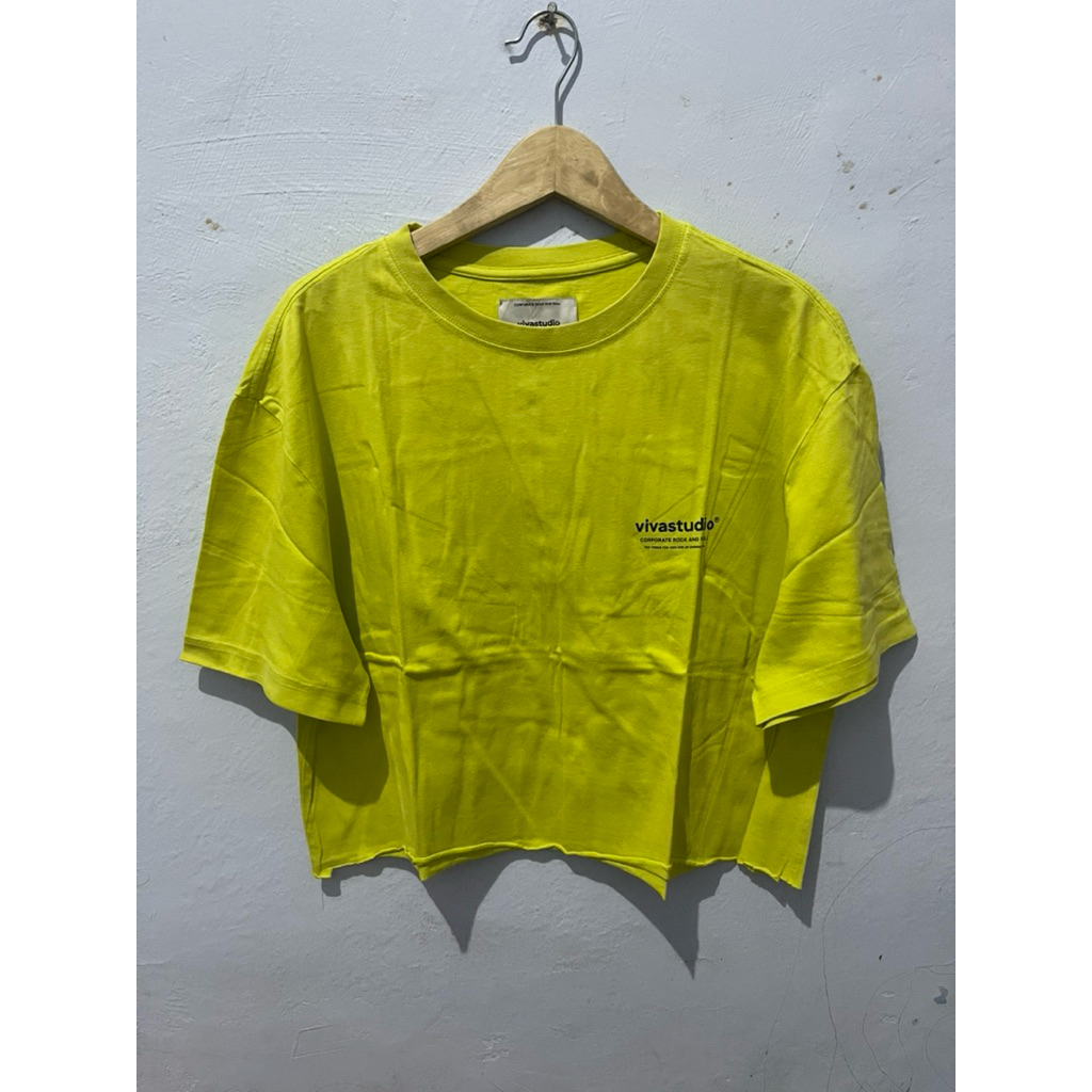 Kaos Semi Crop Viva Studio Second