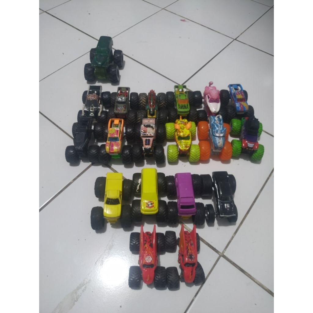 Monster Jam/Monster truck Hot wheels