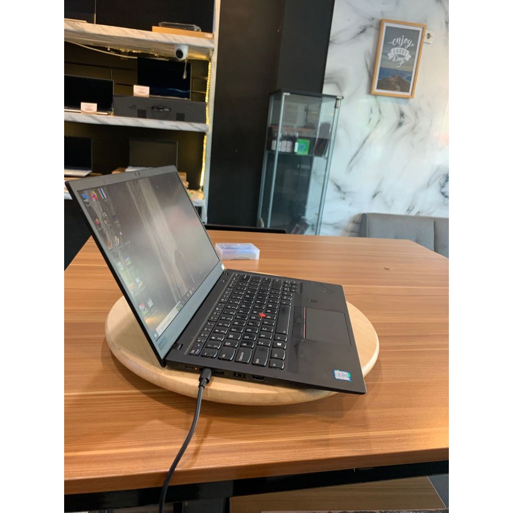 THINKPAD X1 CARBON   I5 GEN 8