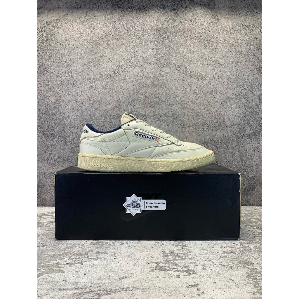 Sepatu Second  Reebok Club C 85 Vintage 'Chalk Alabaster' Size 40 insole 25,5 cm  Original Guarantee