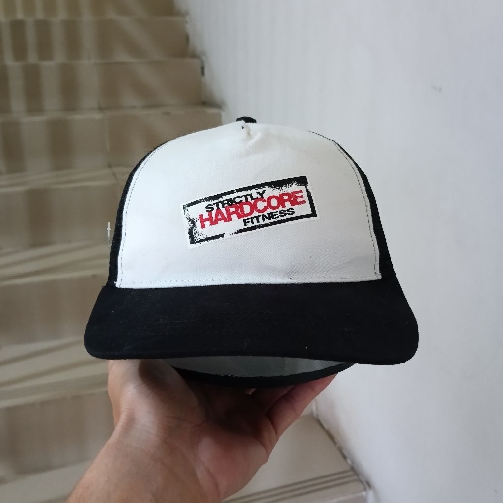 TOPI PRIA TRUCKER HARDCORE FITNESS