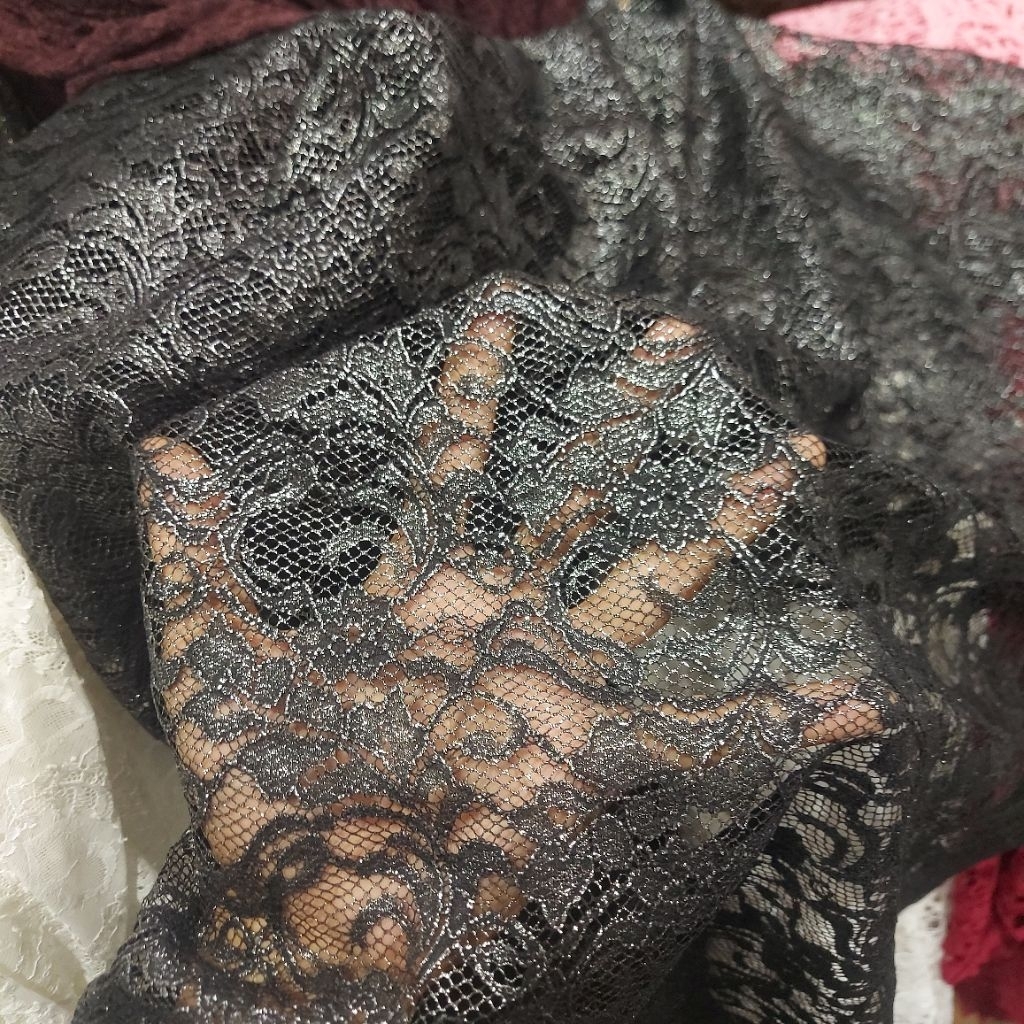 kain brokat premium  - kain brokat - kain brokat motif bunga  - kain brokat ( hitam gliter silver)
