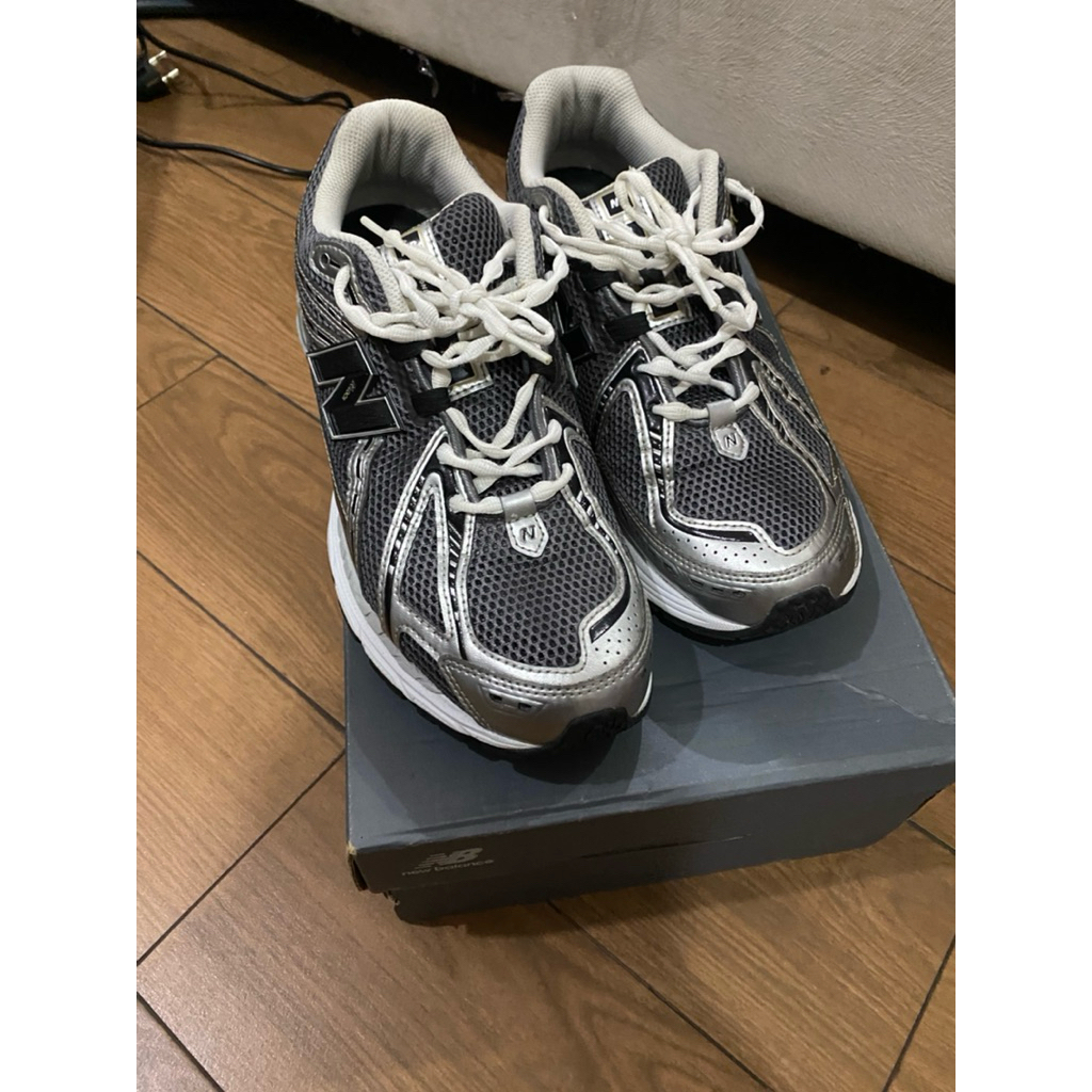 Sepatu New Balance(NB) 1906R Silver Metallic Black