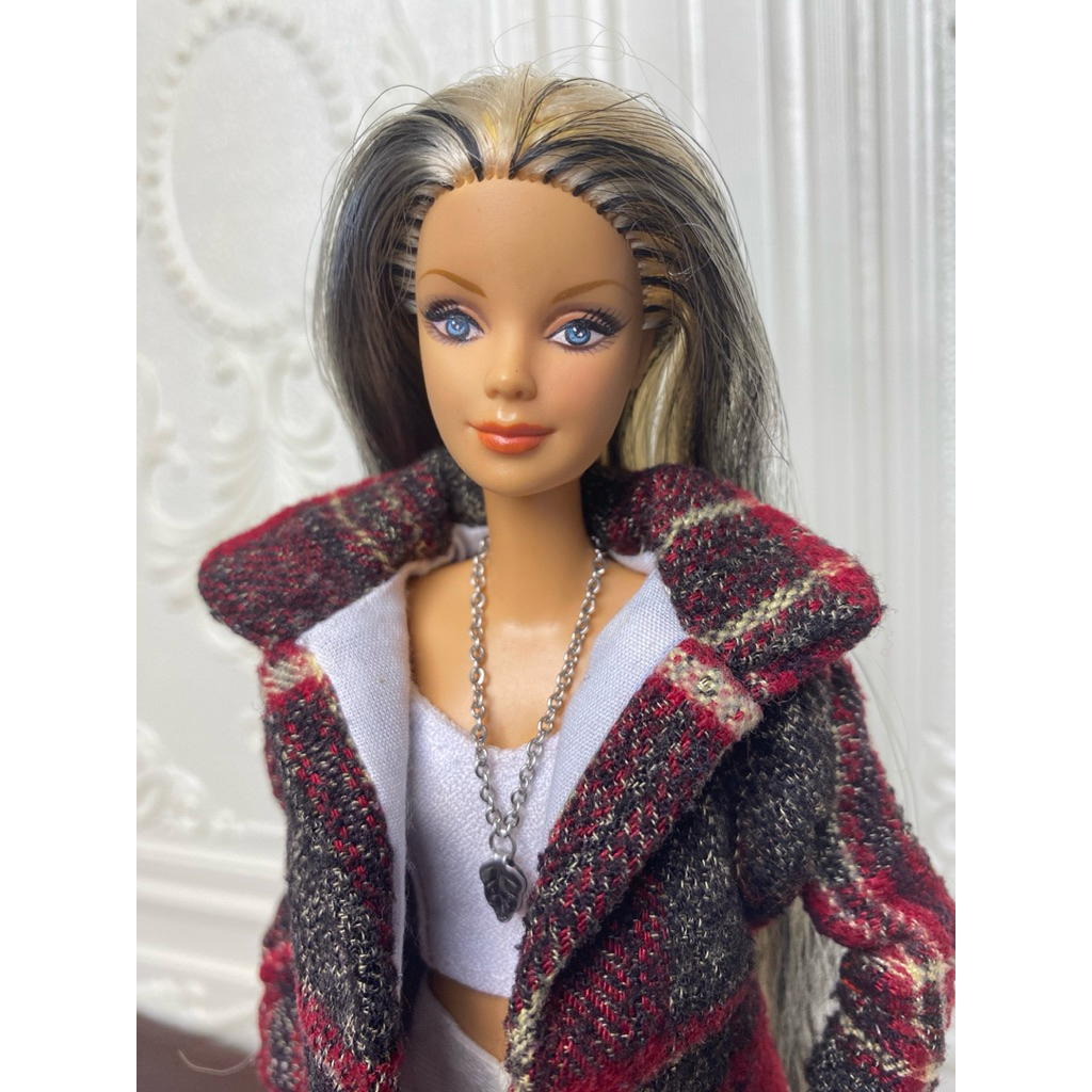 barbie mackie top model reroot (nude)