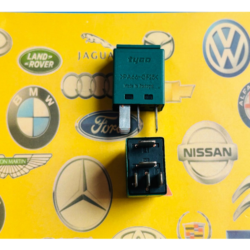 Relay Mobil Warna Hijau tua Merk  TYCO Part No. PA66-GF25 12V 4 kaki Original Made In Portugal Heavy