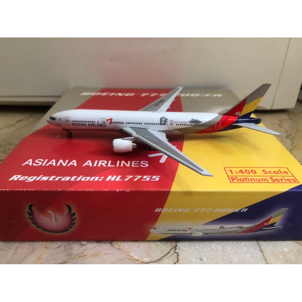 Asiana Boeing 777-200 by Phoenix 1:400