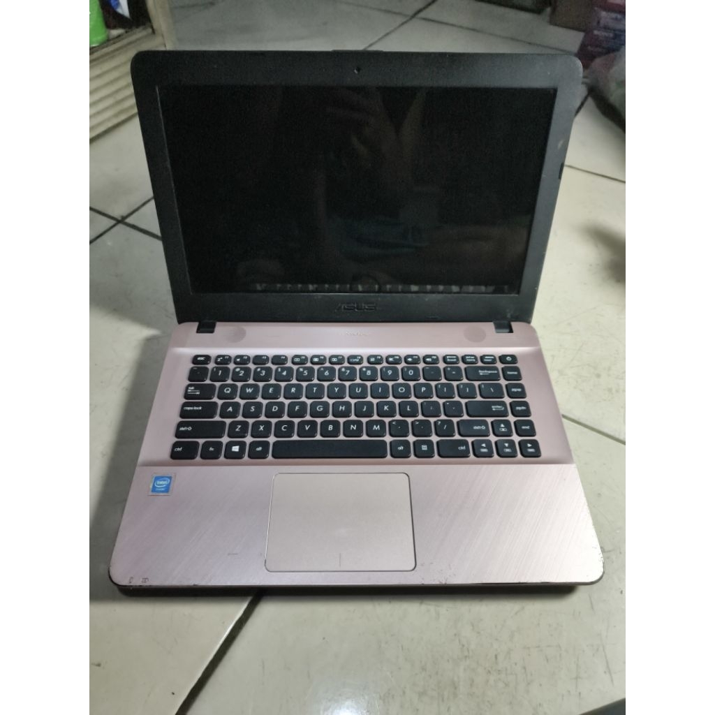 Laptop Asus X441N Bekas, Bahan