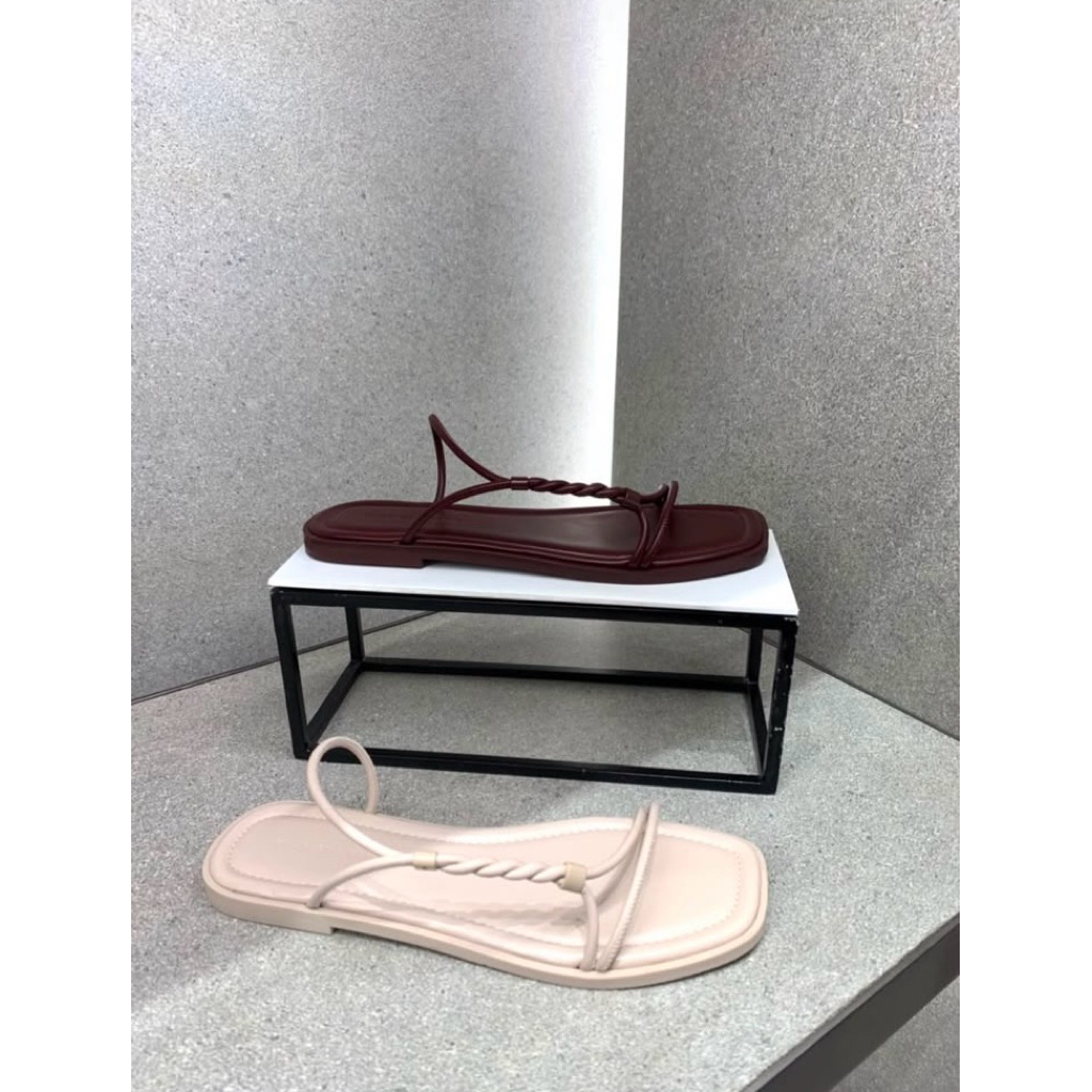 Sandal wanita flat Charles & Keith original
