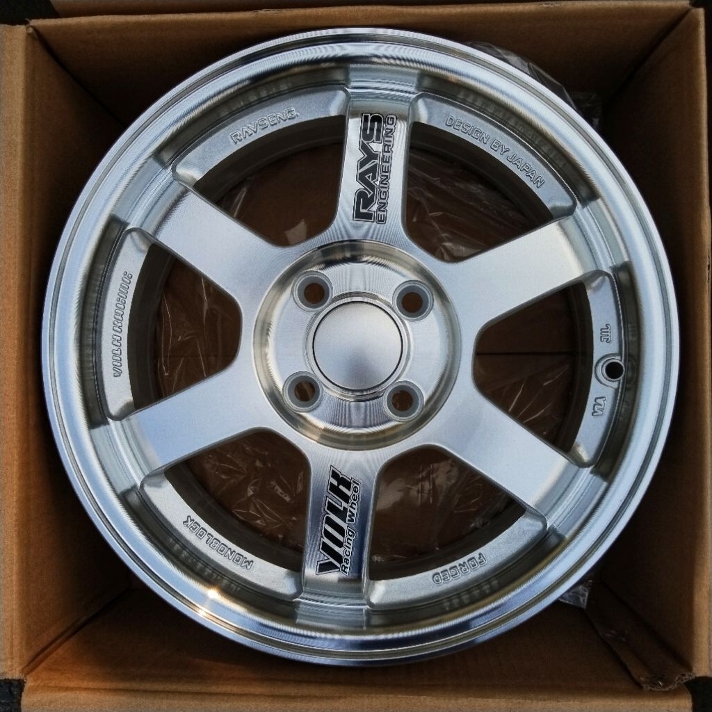 Velg JDM Volk Rays Racing Te37 R15 Pcd 4x100 Lebar 6.5 ET 42 Silver Machine