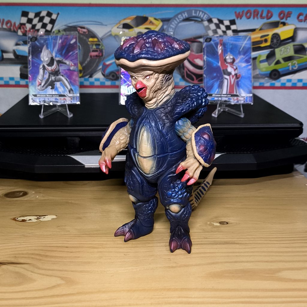 UMS Sofubi Mazalgas Ultraman cosmos - Sofubi kaiju ultraman cosmos
