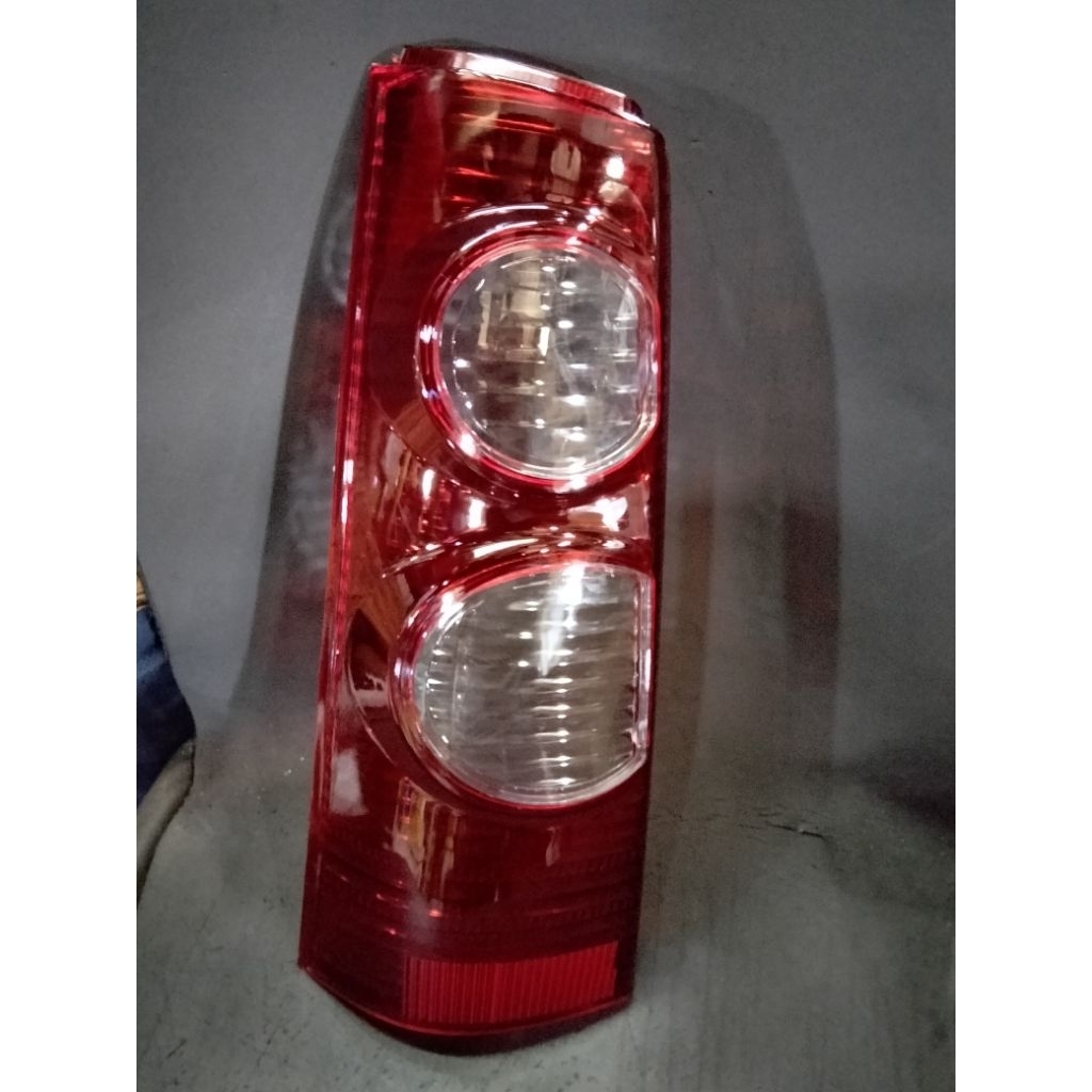 mika lampu stop avanza 2008-2011