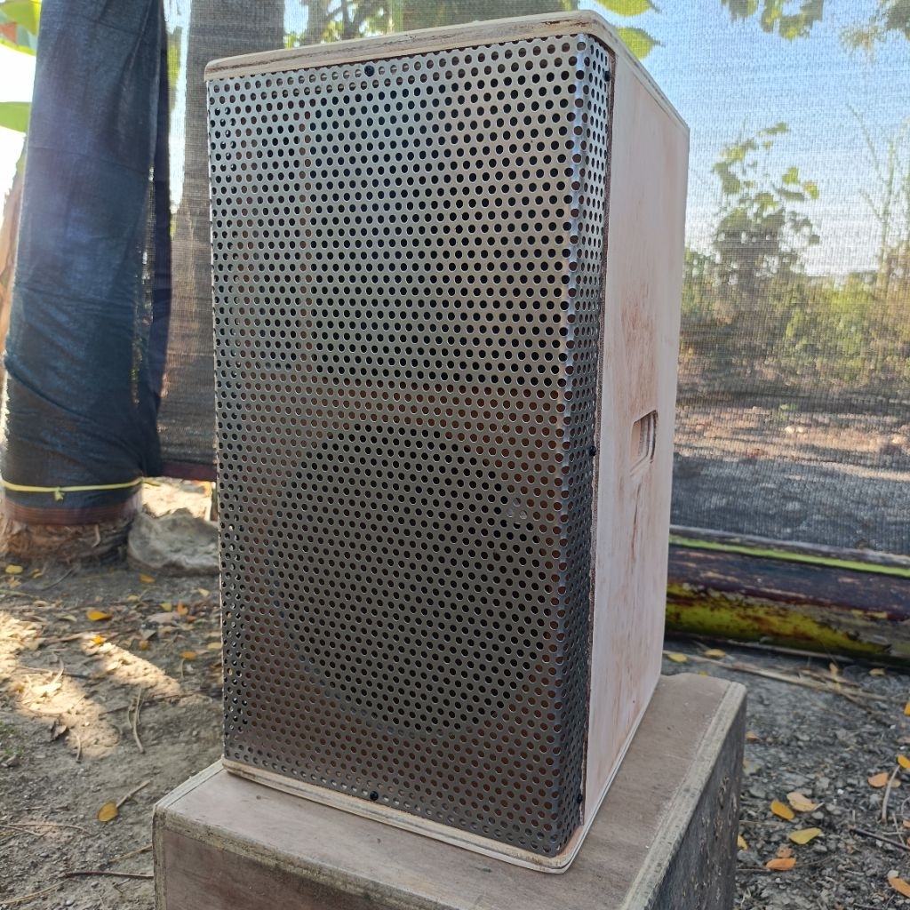Box Speaker SR 8 Inch Bahan 12mm Box Monitor Plus Grill