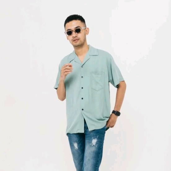 KEMEJA PRIA RAYON POLOS LENGAN PENDEK SAGE GREEN