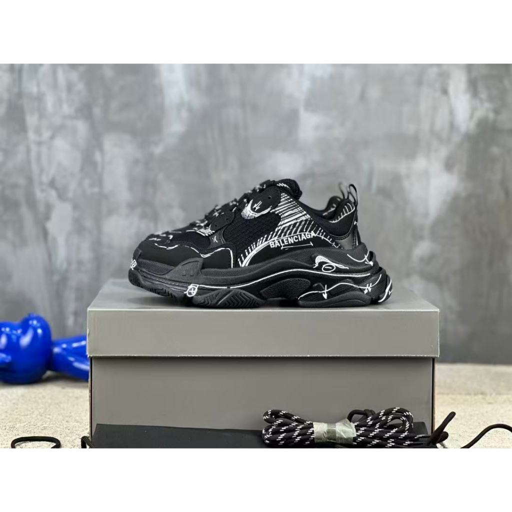 Balenciaga Balenciaga Triple S lace up fashionable low top dad shoes men's black